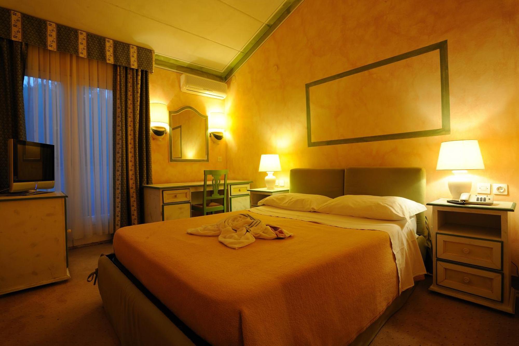 Hotel Solitudo Uble Dış mekan fotoğraf